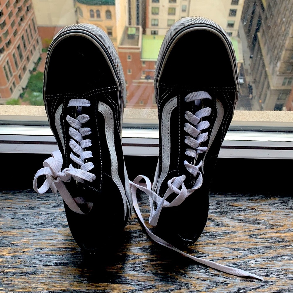 VANS SIZE 6